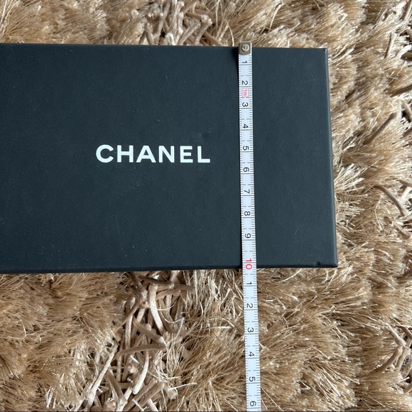Authentic Chanel dust box - Picture 5 of 6
